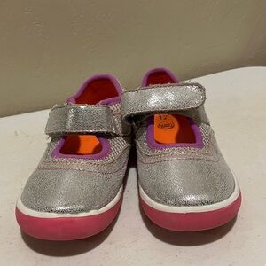 EUC Girl’s Wonder Nation Size 12 Silver Sparkly Sneakers